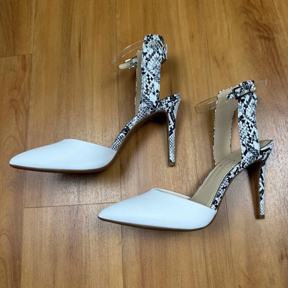 Jessica Simpson Hadiya White Snakeskin Ankle Strap Pointed Toe Pumps 8MJS-HADIYA